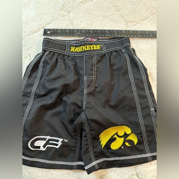 Cage Fighter youth medium MMA shorts Iowa Hawkeyes M black yellow boxing - Picture 2 of 5